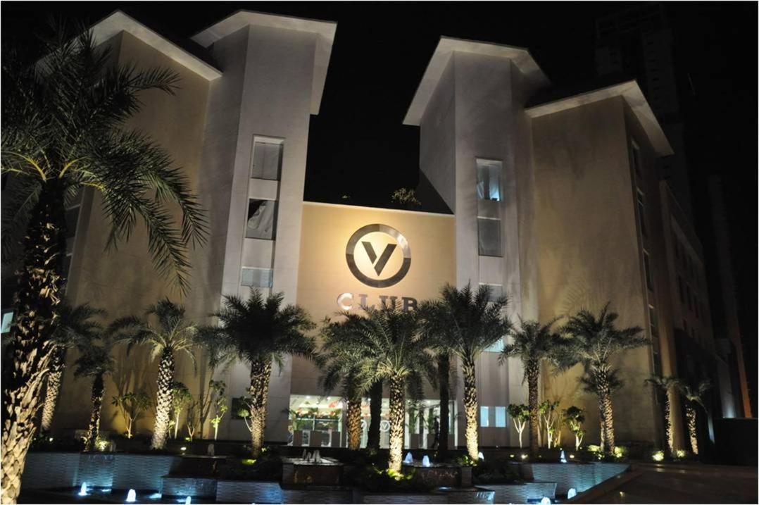 V Retreat Gurgaon Hotel Exterior photo